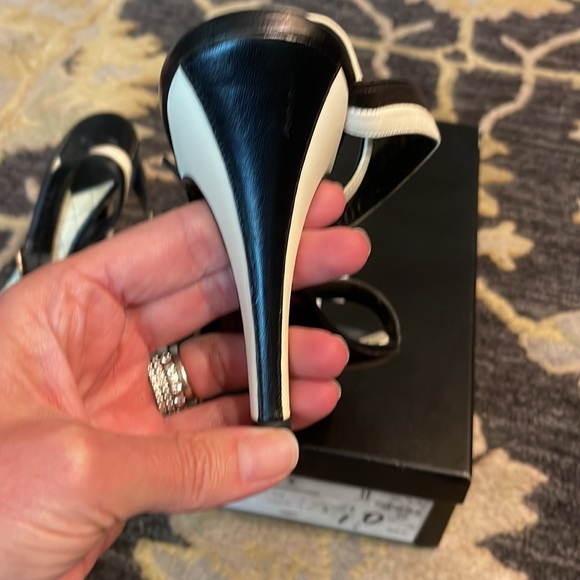 Gorgeous Chanel heels - Picture 4 of 6